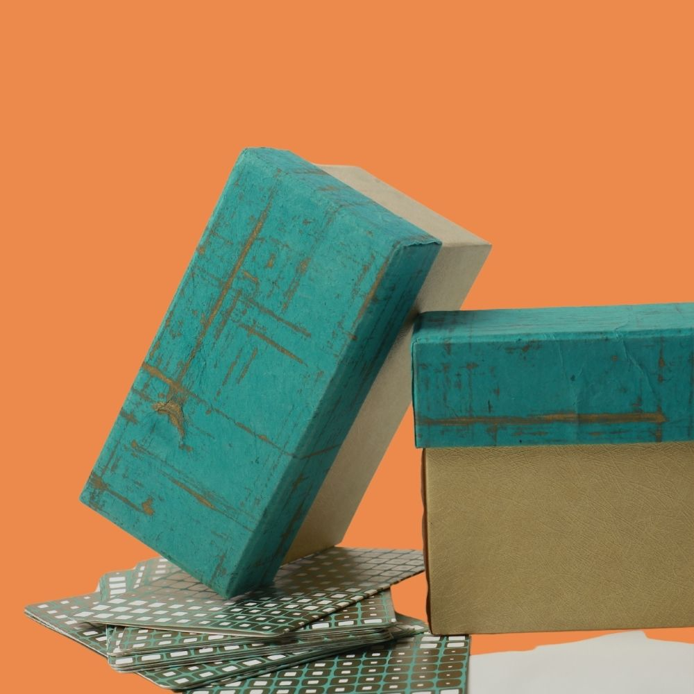 GIFT BOX